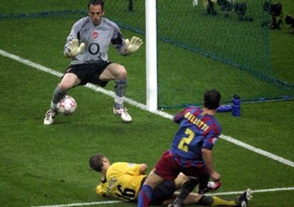 Belletti bate a Almunia en la final de 2006