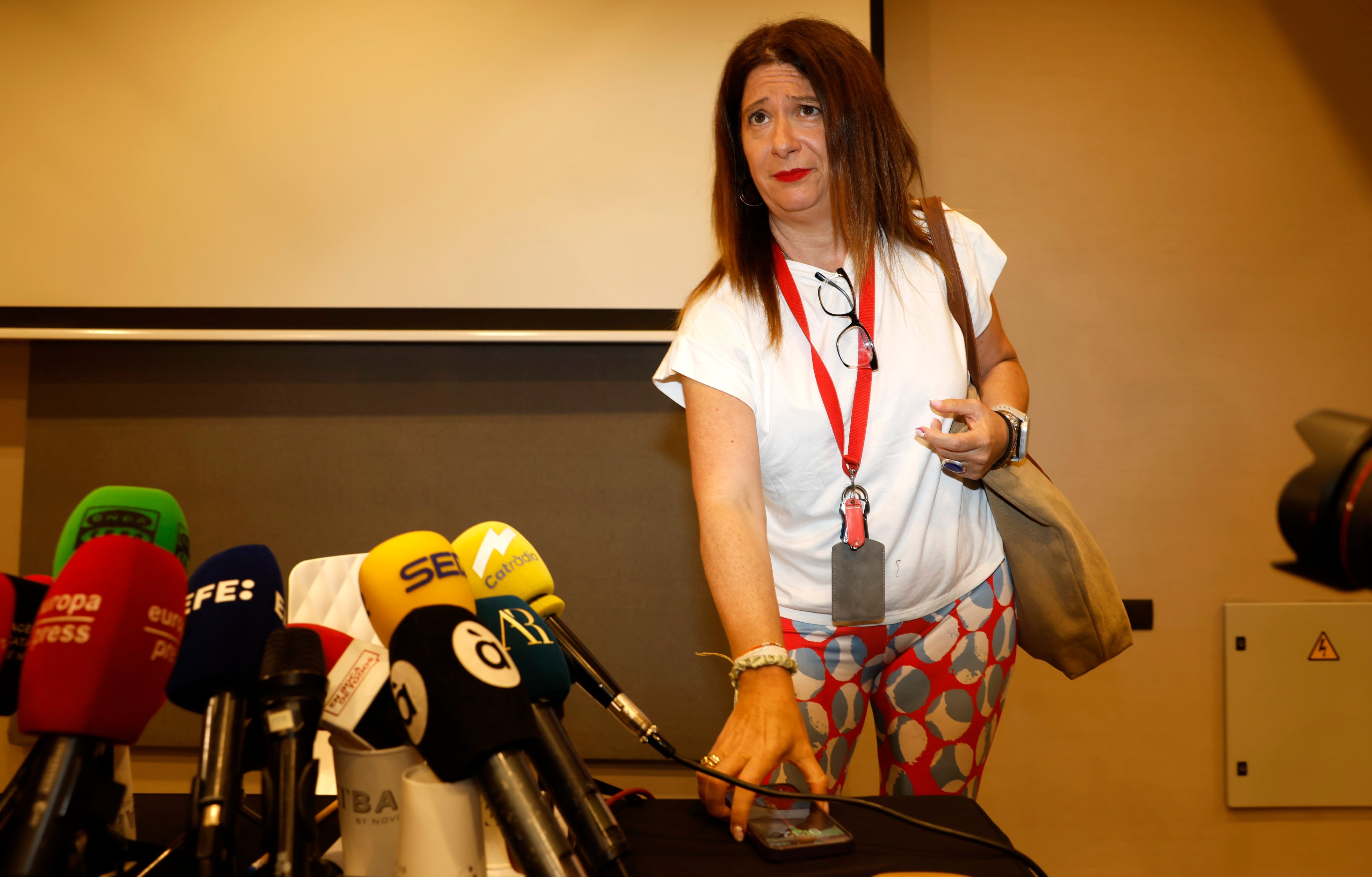 Última hora de la actualidad política, en directo | Leire Díez: “Es un trabajo y no lo he llevado a cabo en nombre de nadie ni en representación de nadie”