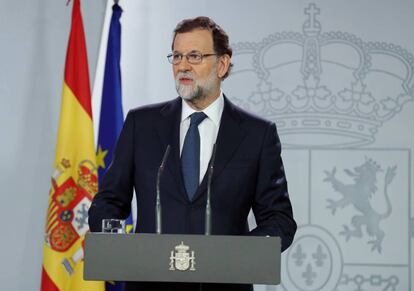 El presidente del Gobierno, Mariano Rajoy, durante su comparecencia ante los medios tras la reunión extraordinaria del Consejo de Ministros