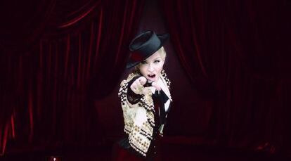 Madonna, en una foto de promoción con torera.