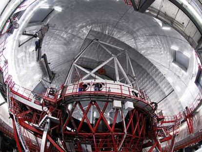 Pulido de los segmentos del espejo del gran telescopio de Canarias.