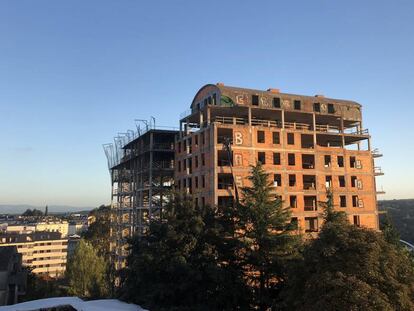 Torres abandonadas de O Garañón en Lugo.