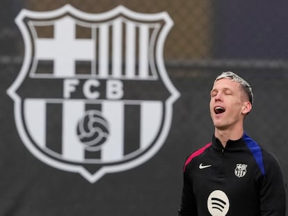 Dani Olmo, en un entrenamiento del Barcelona en la Ciudad Deportiva Joan Gamper el pasado viernes.