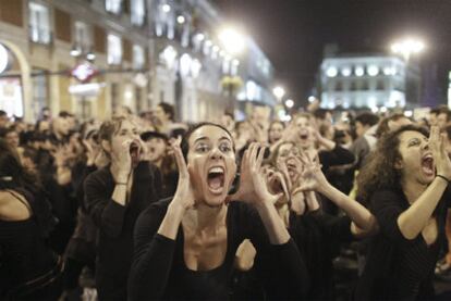 Una <i>performance</i> animó la concentración de anoche.