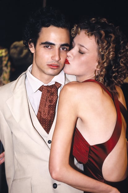 Con el diseñador Zac Posen en una fiesta en Nueva York en 2001. Ambos son amigos desde que estudiaron juntos en la escuela artística Saint Ann’s de Brooklyn.