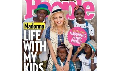 Portada de 'People'. Madonna y sus hijos, David, Mercy, Estere y Stella.