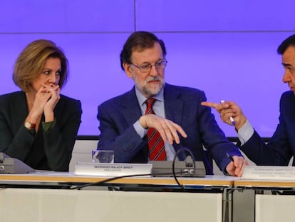 Maria Dolores de Cospedal, Mariano Rajoy, y Martinez Maillo este lunes.