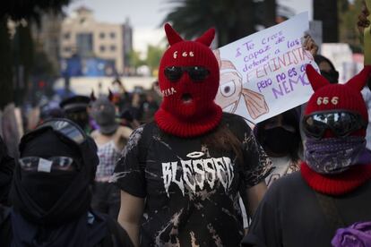 Miles de mexicanas han mostrado este jueves su indignación contra los feminicidios y la desaparición de mujeres en las calles de Ciudad de México, día en que se conmemora la lucha contra la violencia machista.