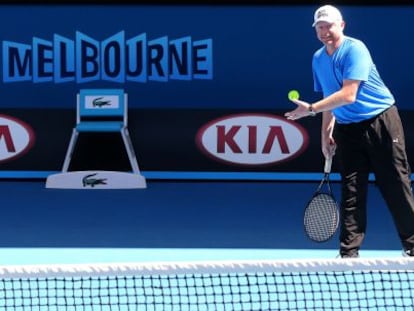 Djokovic con Boris Becker, durante un entrenamiento. 