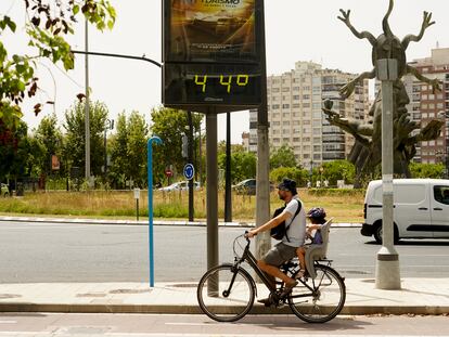 Termómetro en la calle, a 10 de agosto de 2023, en una calle de Valencia.