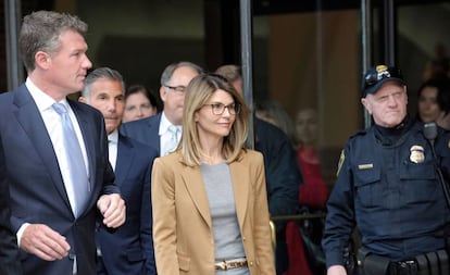 La actriz Lori Loughlin a la salida del juzgado el pasado 3 de abril.