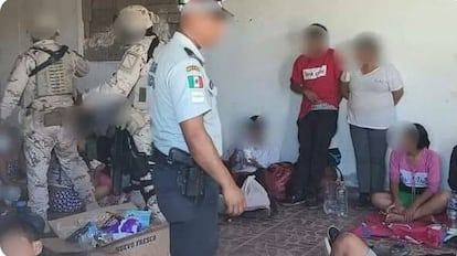 Instituto Nacional de Migración encuentra 126 migrantes ecuatorianos en una casa de seguridad en el municipio de Sonoyta, Sonora.