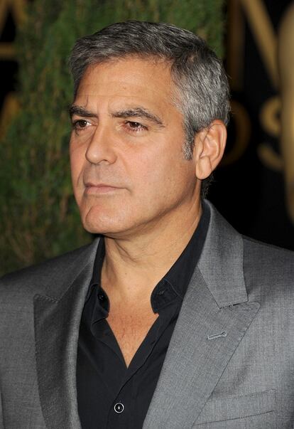 George Clooney acudió a la comida sin su inseparable Stacey Keibler.