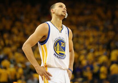 Curry, durante el partido ante los Spurs.