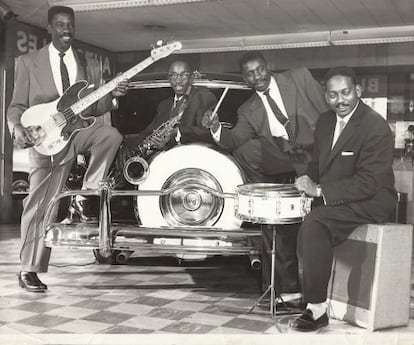 Foto promocional de The Montgomery Johnson Quintet: Monk Montgomery, Pookie Johnson, Buddy Montgomery y Willis Kirk.