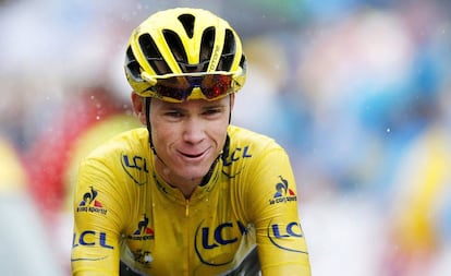 Christopher Froome entre victorioso en la meta de Morzine.