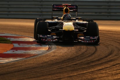 Vettel traza una curva durante la carrera, que ha vuelto a controlar por completo.