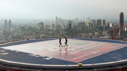 Imagen de una acción de LaLiga en México con motivo de la campaña '2020APatadas'.