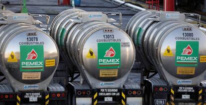 Tanques de combustible Pemex en Cadereyta (Monterrey, México).