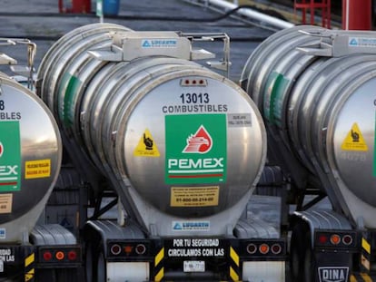Tanques de combustible Pemex en Cadereyta (Monterrey, México).