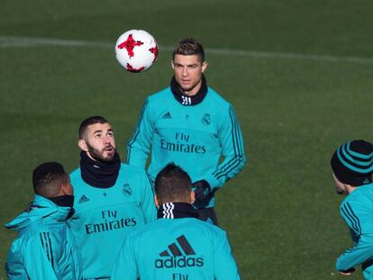 Benzema, en el entrenamiento de este sábado.