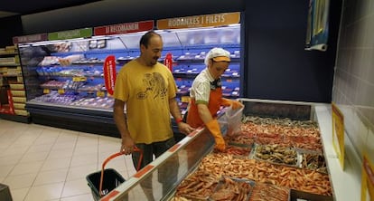 Sección de pescadería en un supermercado de Mercadona en Valencia.