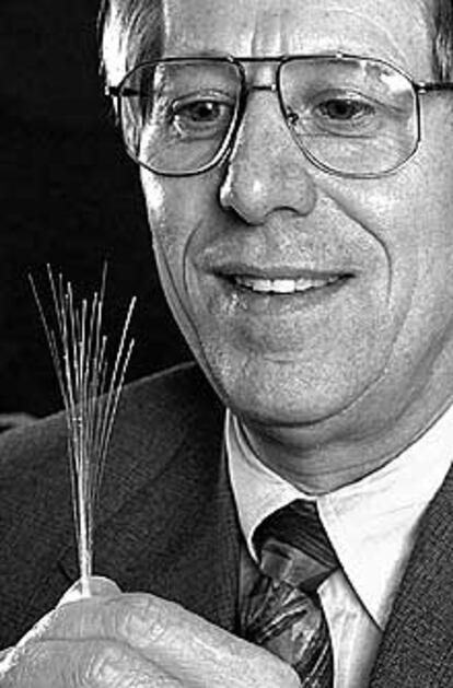 Donald Keck, inventor de la fibra óptica.