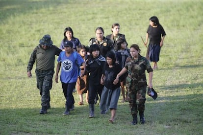 Varios de las personas rescatadas por el Ej&eacute;rcito