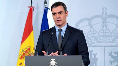 Pedro Sánchez makes his televised statement on Saturday evening.