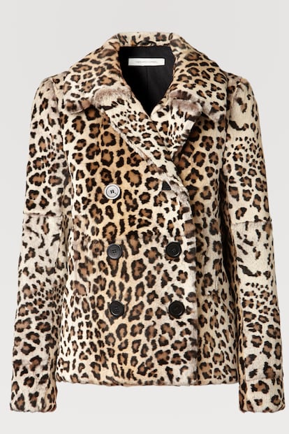 Si prefieres la opción corta, esta chaqueta de Gerard Darel cuesta 850 euros.