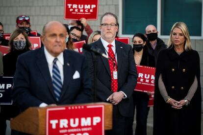 Pam Bondi, along with Trump attorney Rudy Giuliani, as the then-president's campaign was trying to challenge the results of the 2020 election.