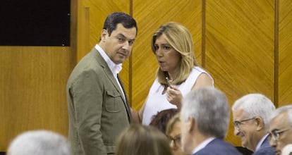 Juan Manuel Moreno y Susana Díaz, en el Parlamento.