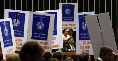 Deputados votaram em abril no plenário da Câmara o projeto que trata da reforma trabalhista.