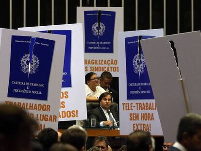 Deputados votaram em abril no plen&aacute;rio da C&acirc;mara o projeto que trata da reforma trabalhista. 