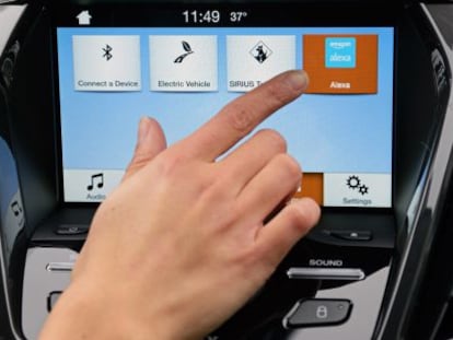 Ford incorporará a sus modelos el altavoz inalámbrico Echo de Amazon para conectar el coche con la vivienda del conductor.