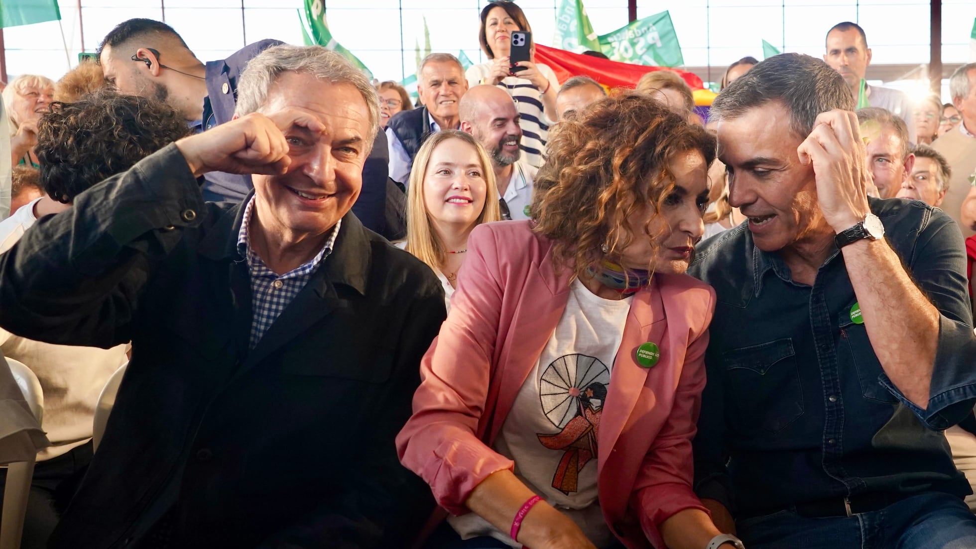 Montero, Sánchez y Zapatero en un acto de campaña