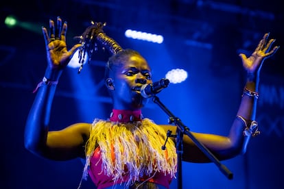 Fattú Djakité en concierto durante el Festival de Músicas del Mundo de Sines, el 26 de julio de 2024.