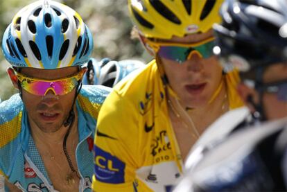 Contador y Schleck, durante la 15ª etapa del Tour de Francia.