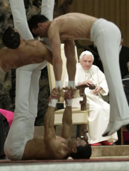 Los hermanos Pellegrini, durante un momento de su actuación en el Vaticano.