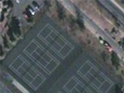 Imagen de una pista de tenis de Washington DC captada por 'Quickbird' desde 450 kilómetros de altura.