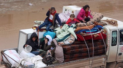 Desplazados sirios en la región de Idlib, este miércoles. 