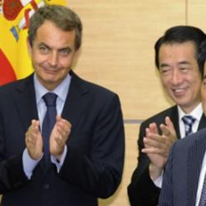 Zapatero defiende sus reformas para calmar a los inversores japoneses