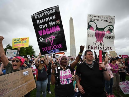 Manifestación en Washington en favor del derecho al aborto, con el monumento a Washington al fondo.