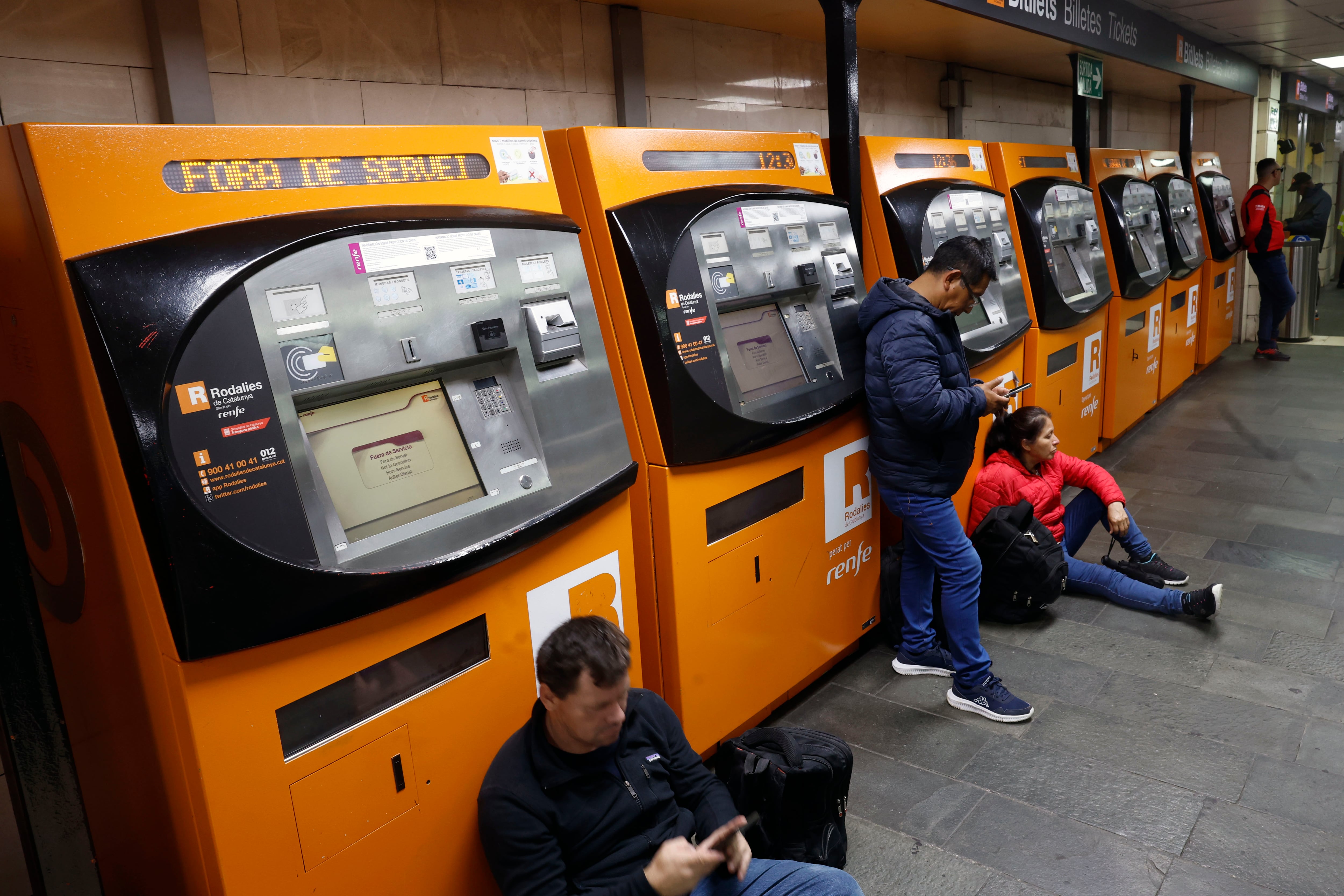 La dana impacta sobre Barcelona, corta la circulación de trenes y provoca retrasos en el aeropuerto