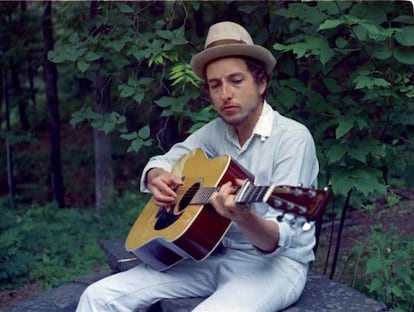 Bob Dylan, em sua casa em Woodstock, no final dos anos sessenta.