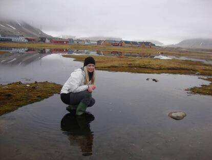 La autora del estudio, Clare McCann, en el archipiélago polar de Svalbard