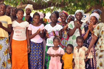 Niñas de una comunidad declarada libre de mutilación genital femenina en Malí.