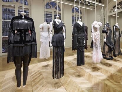 Diseños de Riccardo Tisci para la colección de alta costura de Givenchy.