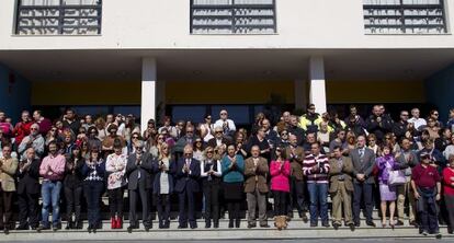 Concentración en el Ayuntamiento de Torremolinos en repulsa por el suceso.