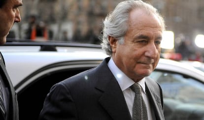 Bernard Madoff, llegando a un tribunal de Nueva York, en 2009.